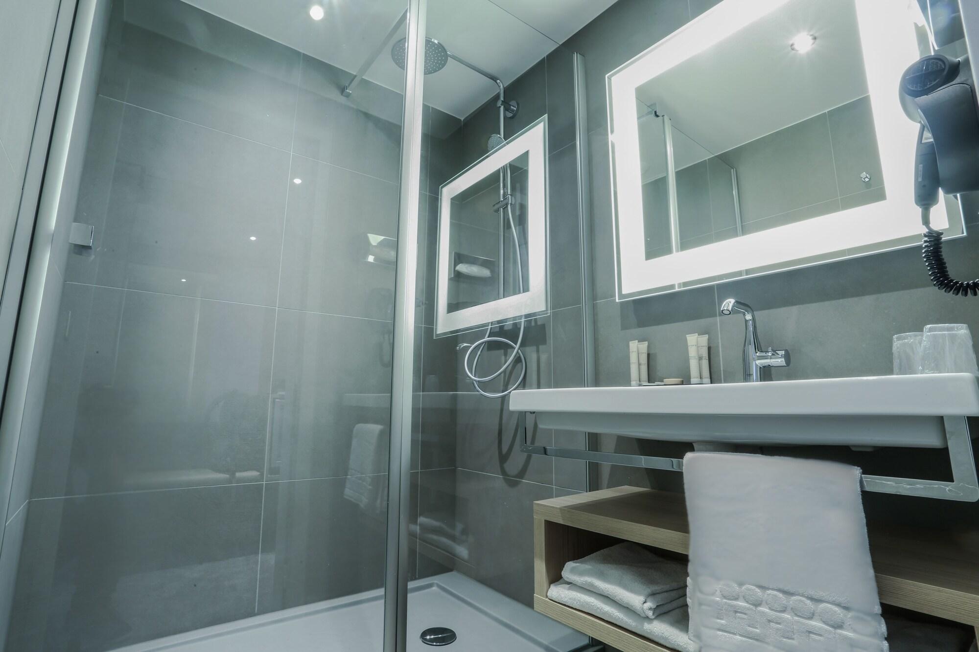 Arena La Defense Hotel 3*